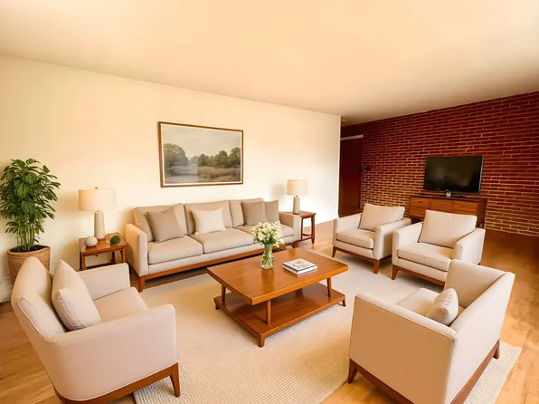 Charming Two Bedroom / 1.5 Bath, 2727 Central St, Evanston, IL 60201