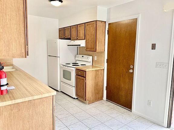 5th image of 1543 Kennedy Ave