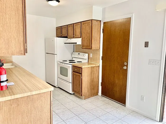 1543 Kennedy Ave — Photo 5