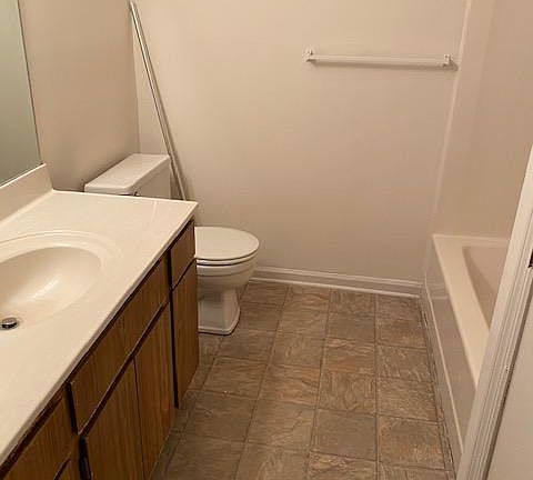 4th image of 3384 Kenesaw Dr
