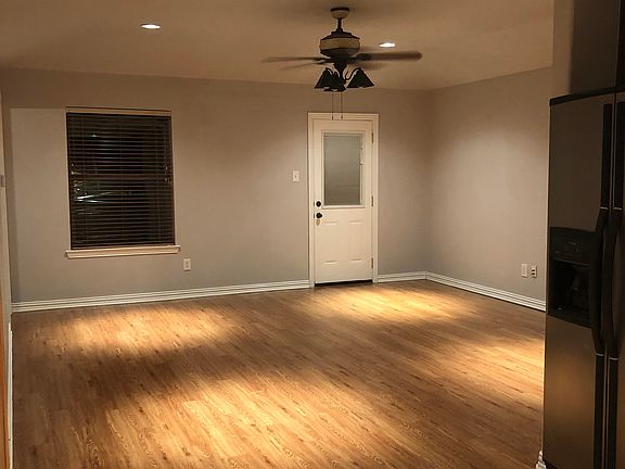 Living room from Kitchen vie