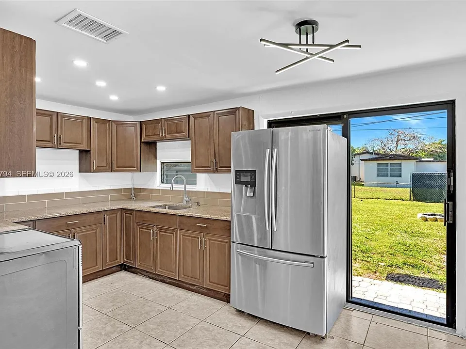 4156 SW 49th Ct