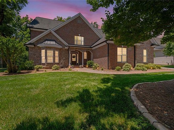 4th image of 225 Heatherwood Dr