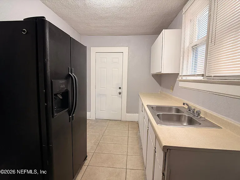511 Ivy St — Photo 7