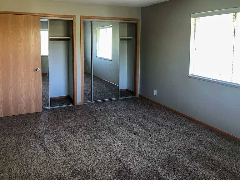 Highland View Apartments — Photo 205