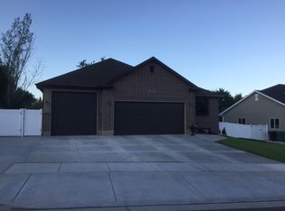 1330 E 850 N, Layton, UT 84040