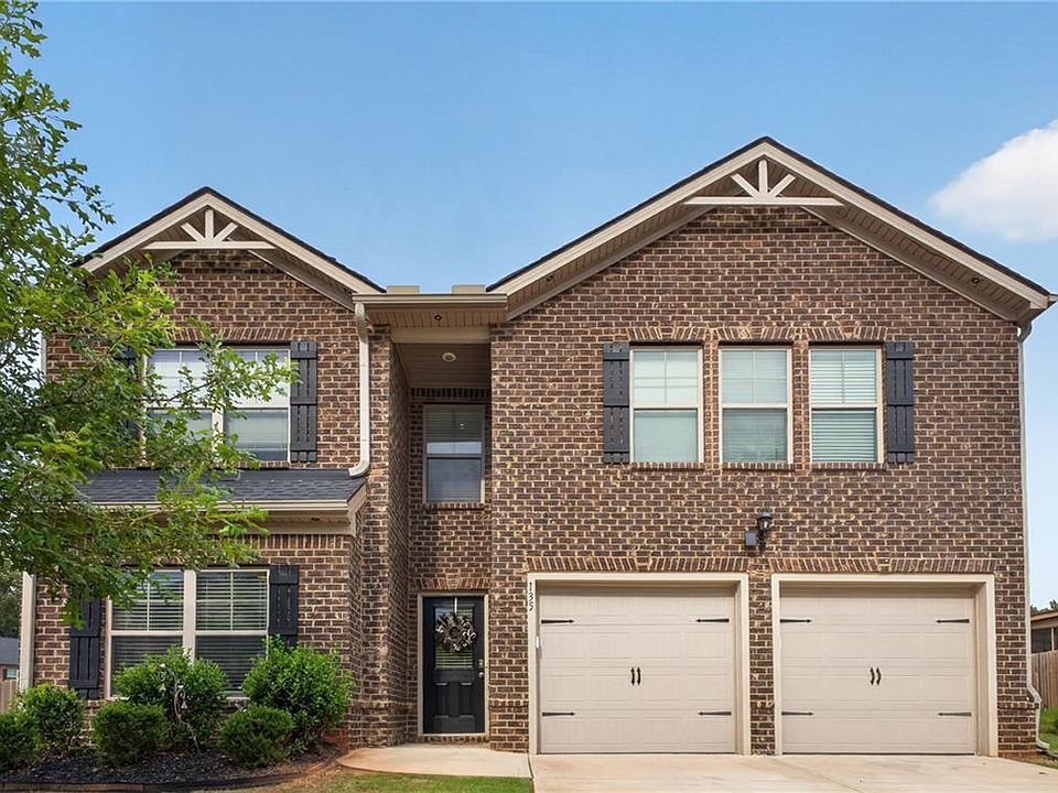 1st image of 135 Twin Lakes Dr