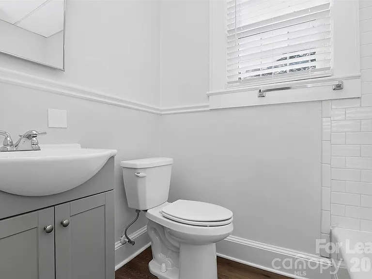 912 S York St — Photo 16