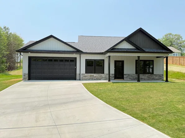 1221 Humphries Rd, Cowpens, SC 29330