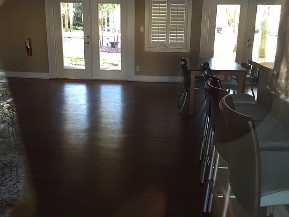 3rd image of 137 Lewfield Cir