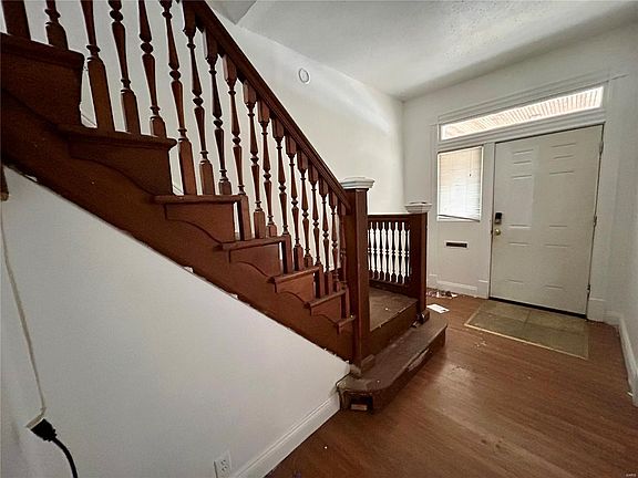 3rd image of 3964 Sullivan Ave