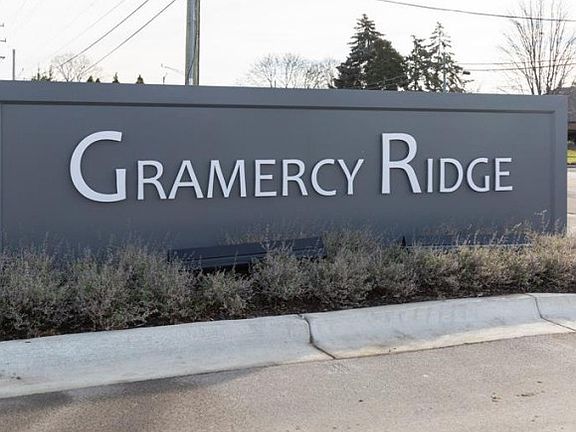 3rd image of 7483 Gramercy Cir #15