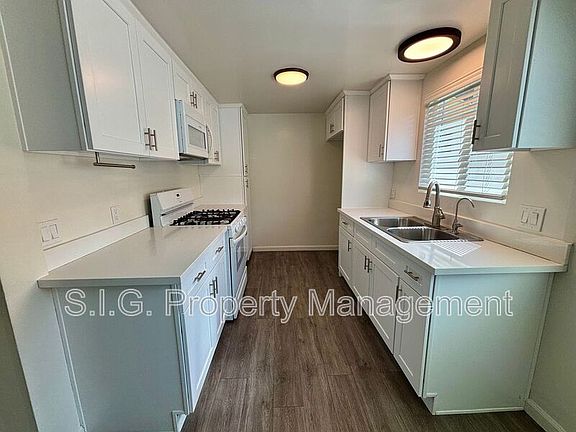 2nd image of 1126 E Doran St #C