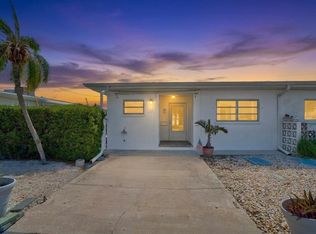 17 Seaside Ct, Holmes Beach, FL 34217