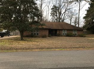 1210 Newitt Vick Dr, Vicksburg, MS 39183