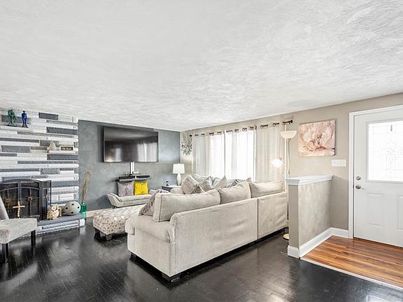 5th image of 3180 Bel Air Dr