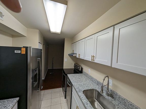 4th image of 415 Christopher Ave APT 31
