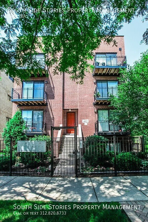 Contemporary 3Bed/2Bath Garden Condo in Bronzeville — Photo 2