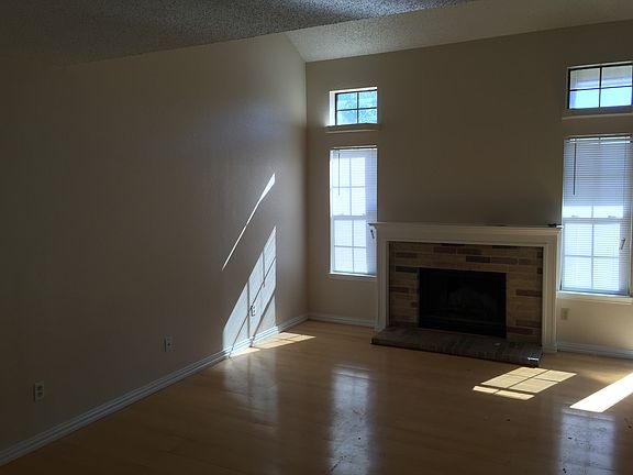 2nd image of 211 Cutting Horse Ln