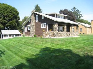 135 E State Rd, Grant, MI 49327