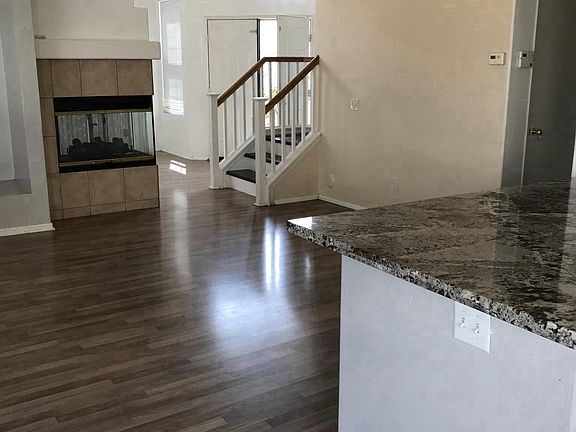 4th image of 15016 Astor Ln