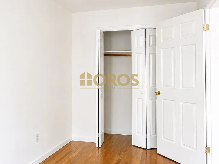 539 E 6th St #5B — Photo 5