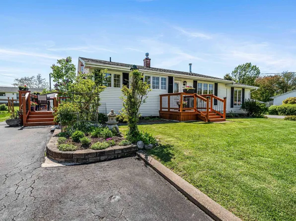 179 Cedar St, Pictou, NS B0K 1X0