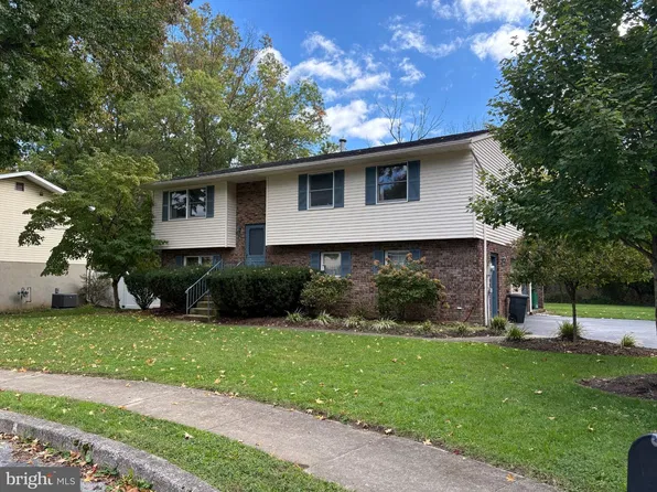 1376 Woodcrest Dr, Reading, PA 19607