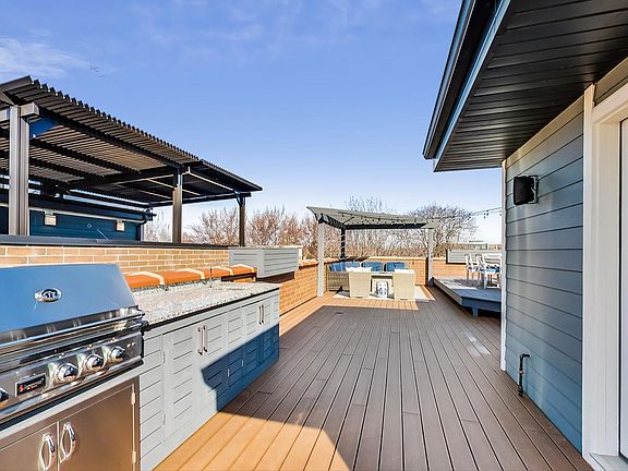 2nd image of 3842 N Damen Ave #3