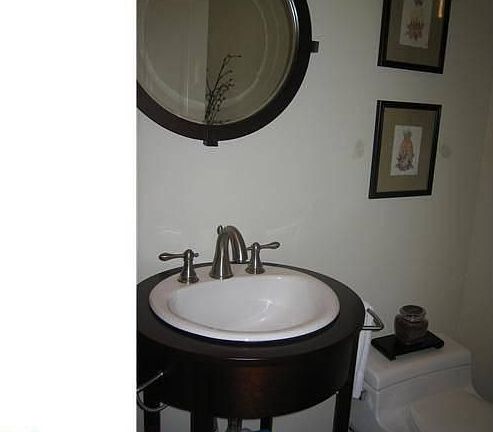 4th image of 1131 N Formosa Ave #4