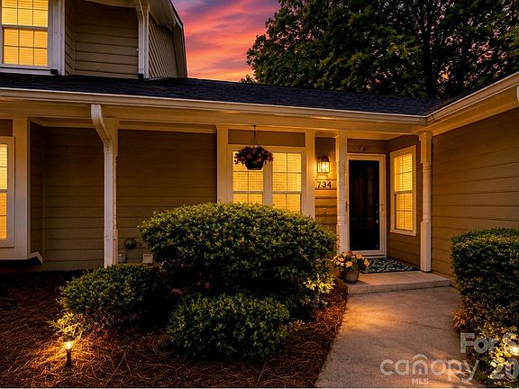 2nd image of 2734 Tiergarten Ln