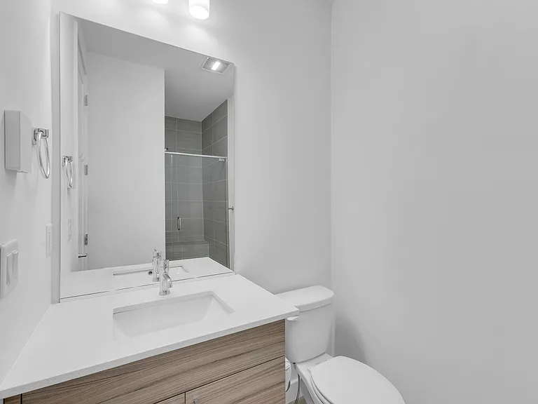 13511 SE 68th Pl — Photo 6