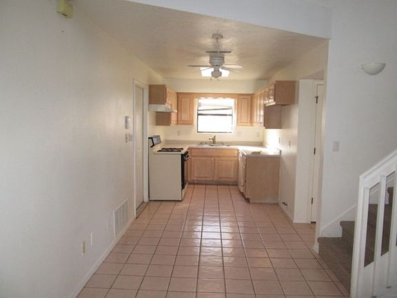 3rd image of 3940 Sunbird Dr NW