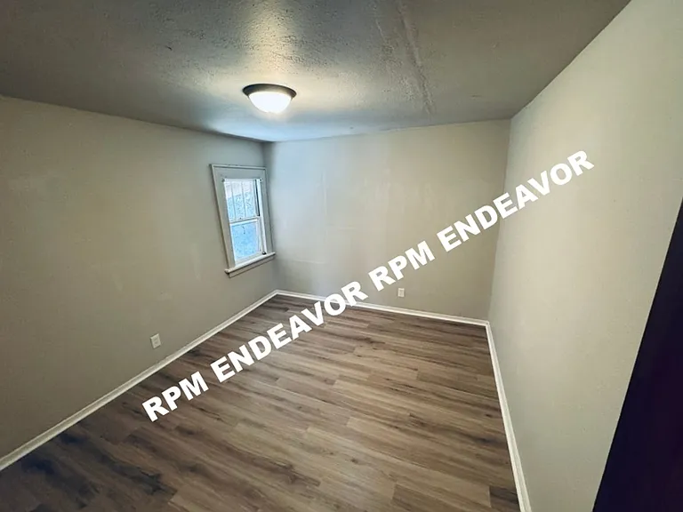 9943 Lilac Dr — Photo 9
