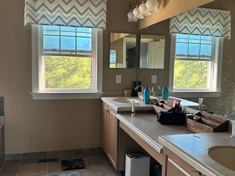 501 Raintree Cir — Photo 9