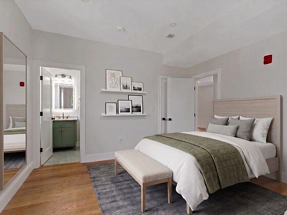 3rd image of 13 Langmaid Ave #2