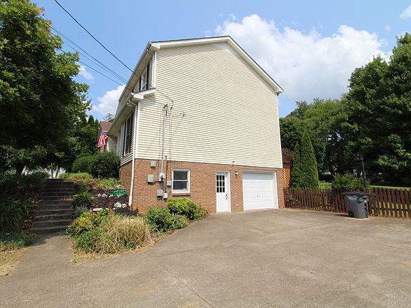 2nd image of 3415 E Henderson Way