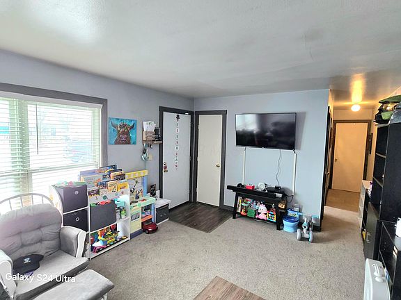 5th image of 607 Easy St