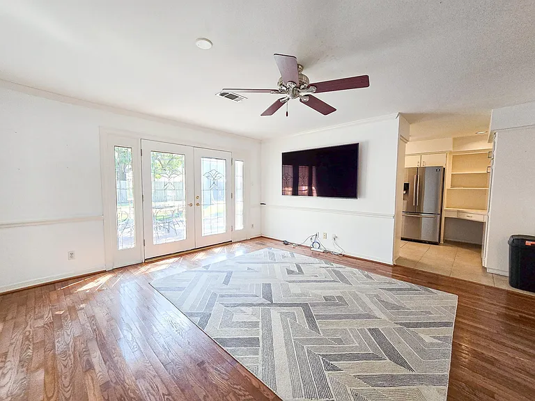 9507 Meadowbriar Ln — Photo 25