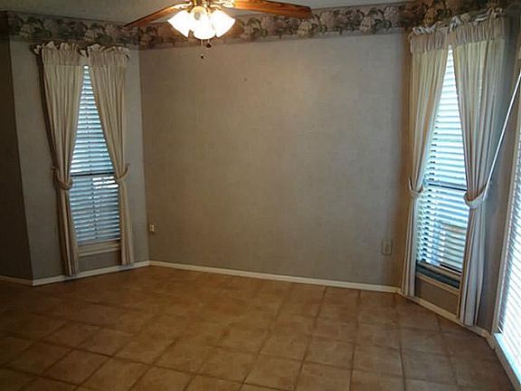 5th image of 401 Sunnybrook Ct