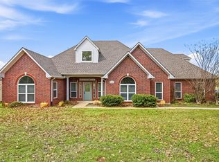 2105 W Crawford St, Denison, TX 75020