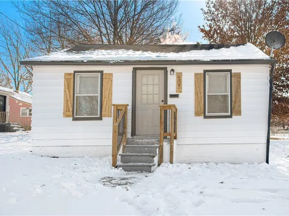 507 High Grove Rd, Grandview, MO 64030