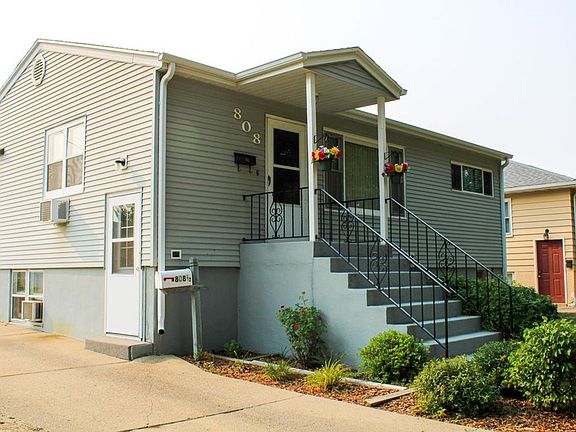 3rd image of 808 N 18th St #2