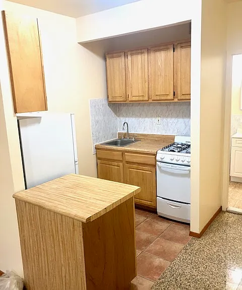 215 E 110th St #4R — Photo 5