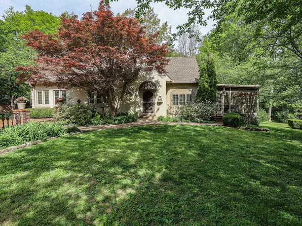 116 Country Club Ln, Paducah, KY 42001