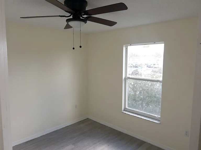 271 Hart Ln #6 — Photo 4