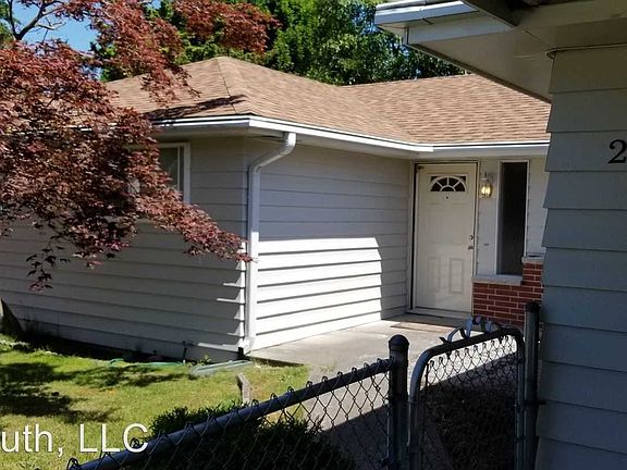 3rd image of 20500 120th Ave SE