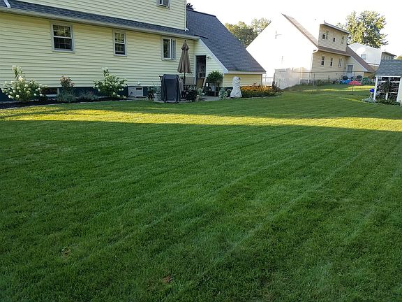 4th image of 22 Lois Ct