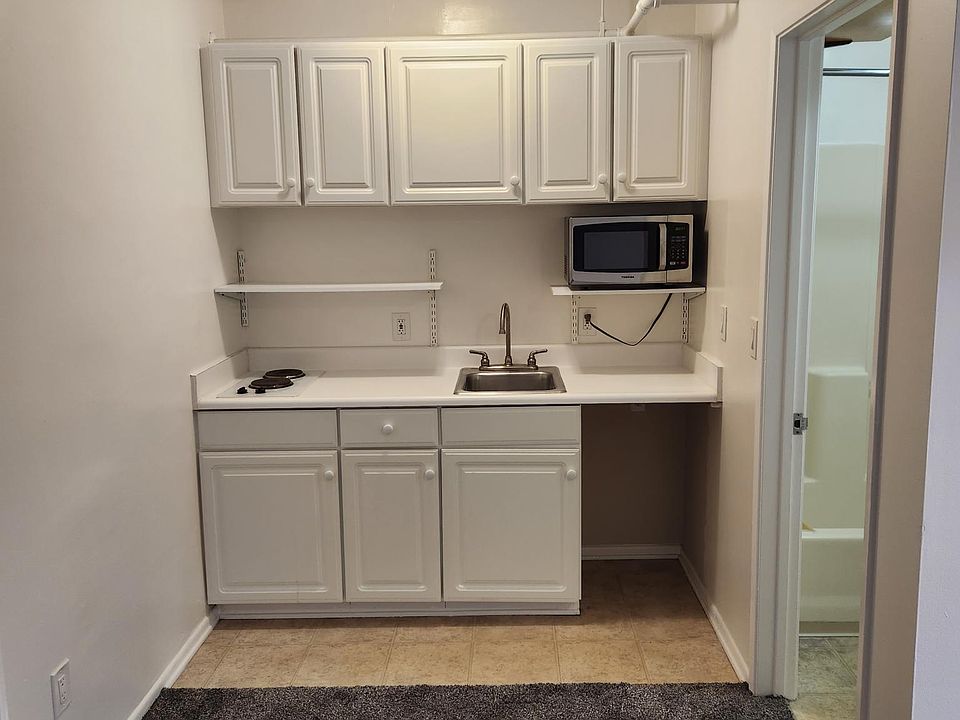 2nd image of 1032 7th St #7