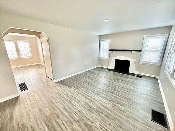 3rd image of 4163 Sylvan Dr